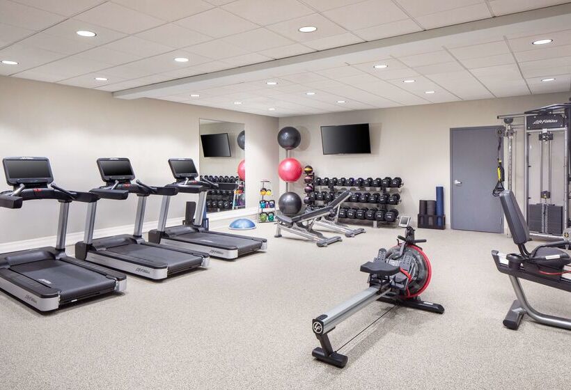 Отель Doubletree By Hilton Ann Arbor North