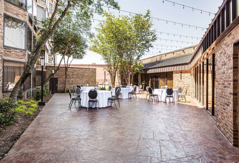 Doubletree By Hilton Hotel Memphis