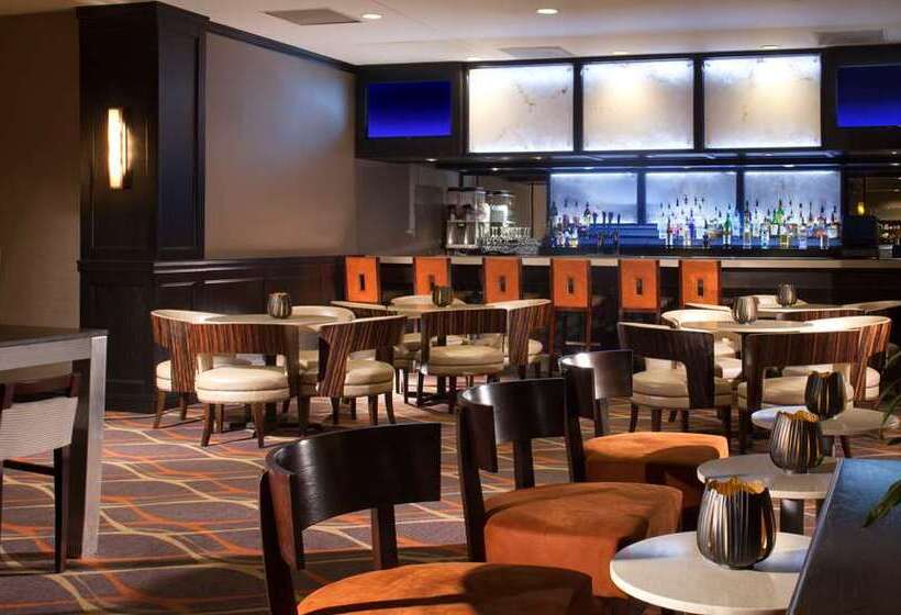 هتل Embassy Suites By Hilton Austin Arboretum