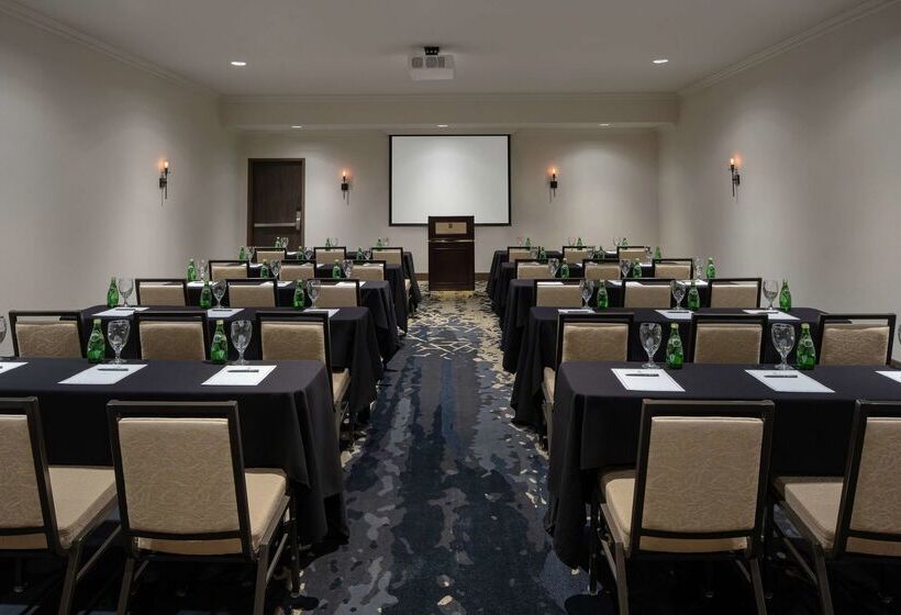 هتل Embassy Suites By Hilton Fort Worth Downtown