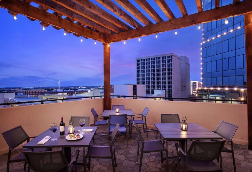 هتل Embassy Suites By Hilton Fort Worth Downtown