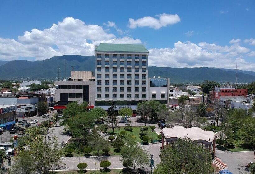 فندق Everest Ciudad Victoria