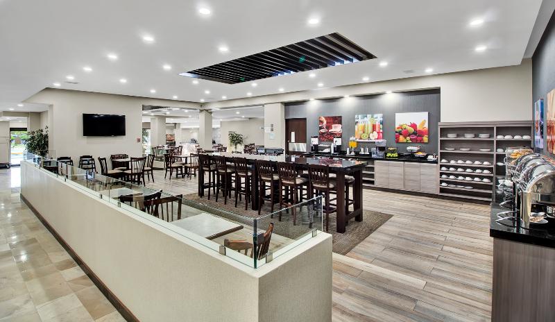 فندق Everest Ciudad Victoria