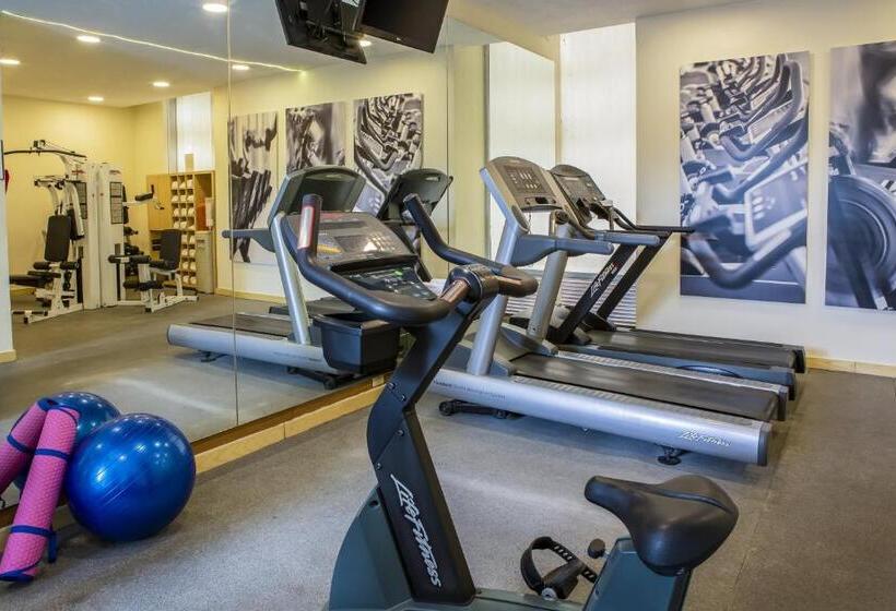 ホテル Fiesta Inn Centro Historico