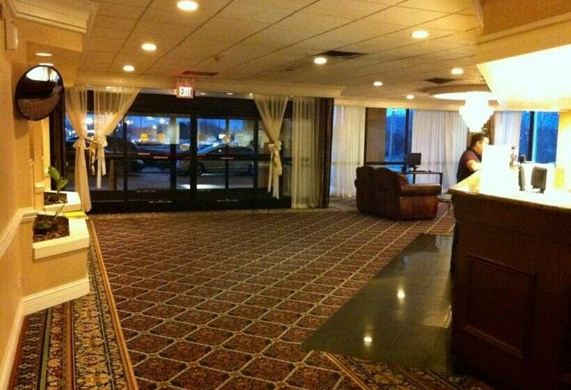 Hotel Governor's Inn & Suites