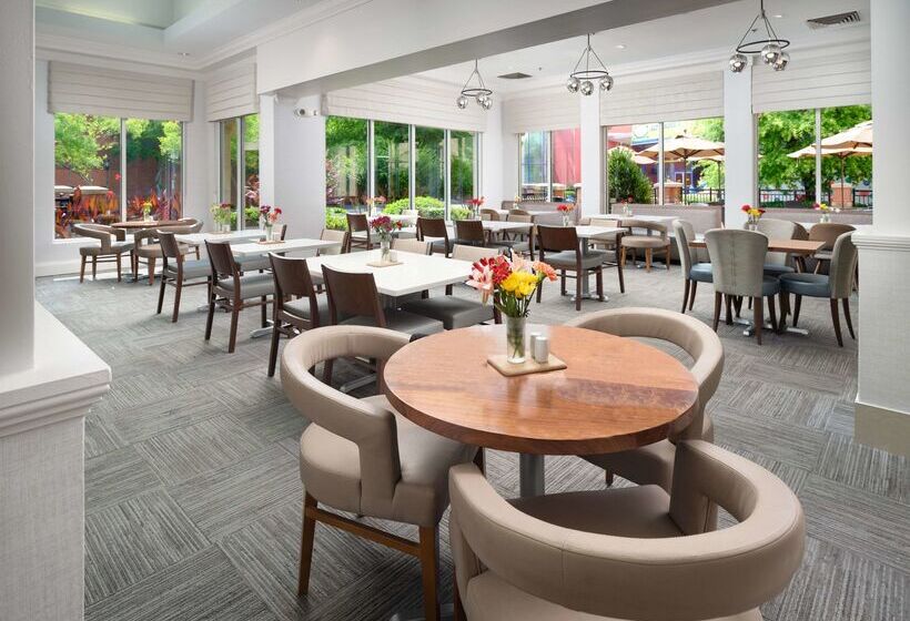 هتل Hilton Garden Inn Chattanooga Downtown