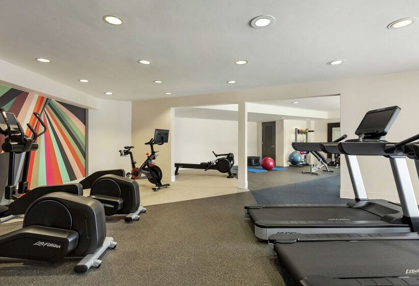 فندق Hilton Garden Inn Monterey