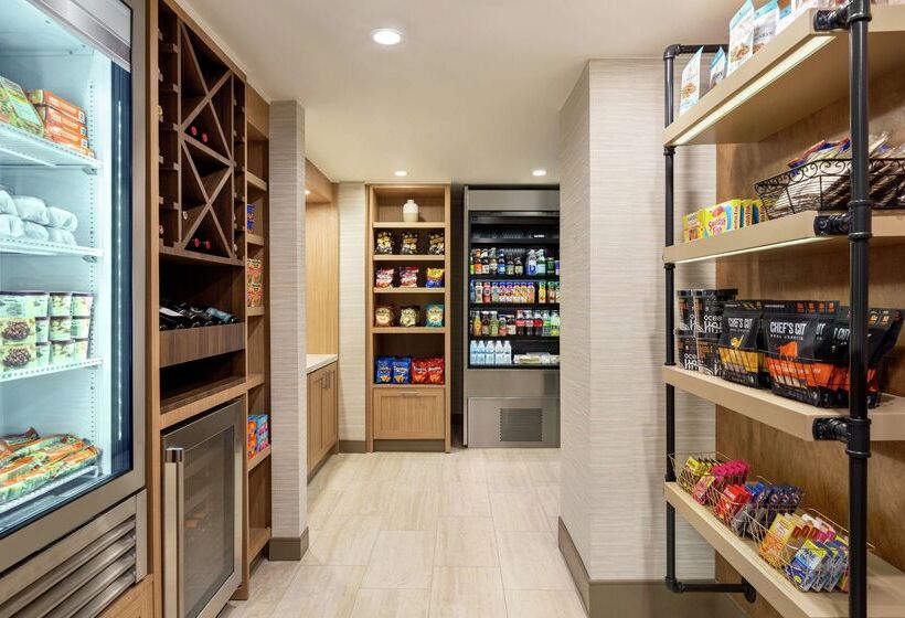 ホテル Hilton Garden Inn Monterey