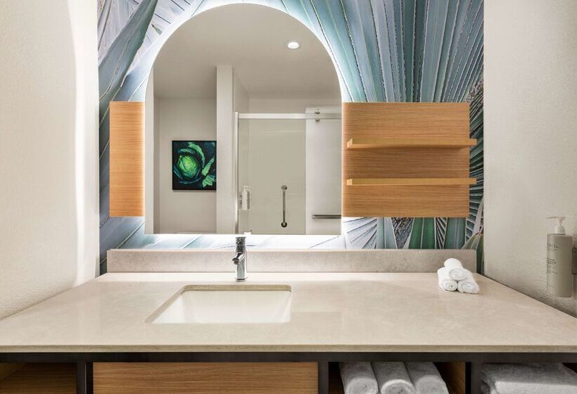 ホテル Hilton Garden Inn Monterey