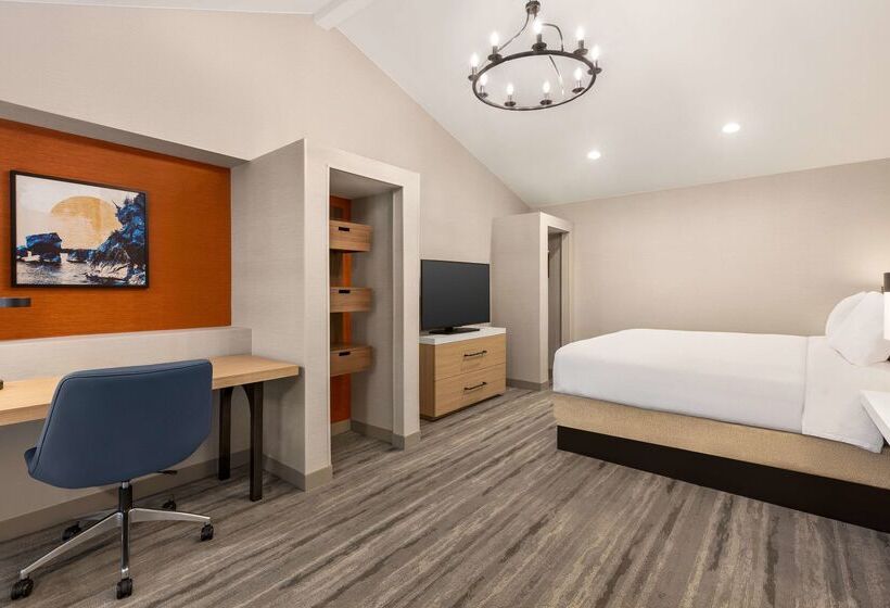 ホテル Hilton Garden Inn Monterey