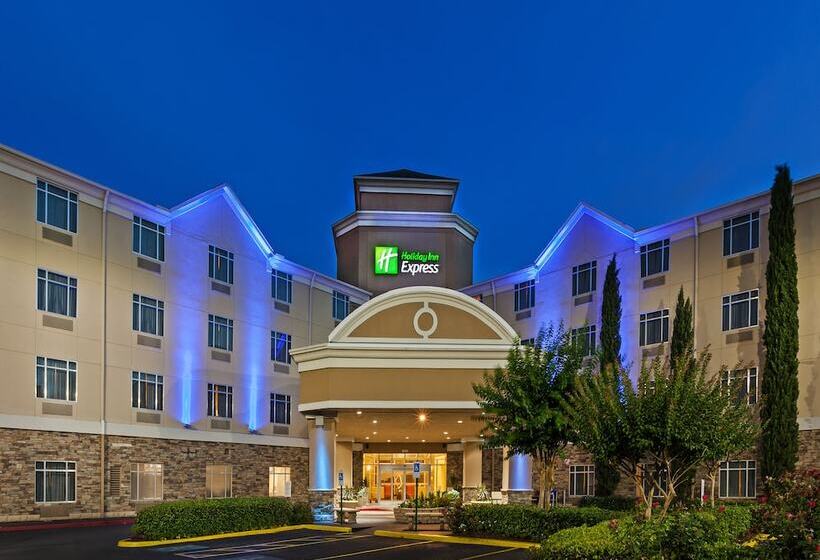 Holiday Inn Express Hotel & Suites Houston Downtown Convention Center, An Ihg