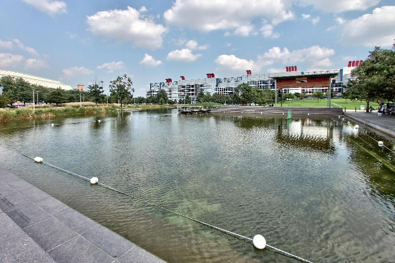 Holiday Inn Express Hotel & Suites Houston Downtown Convention Center, An Ihg