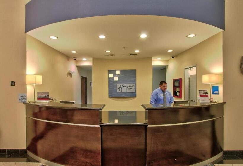 Holiday Inn Express Hotel & Suites Houston Downtown Convention Center, An Ihg