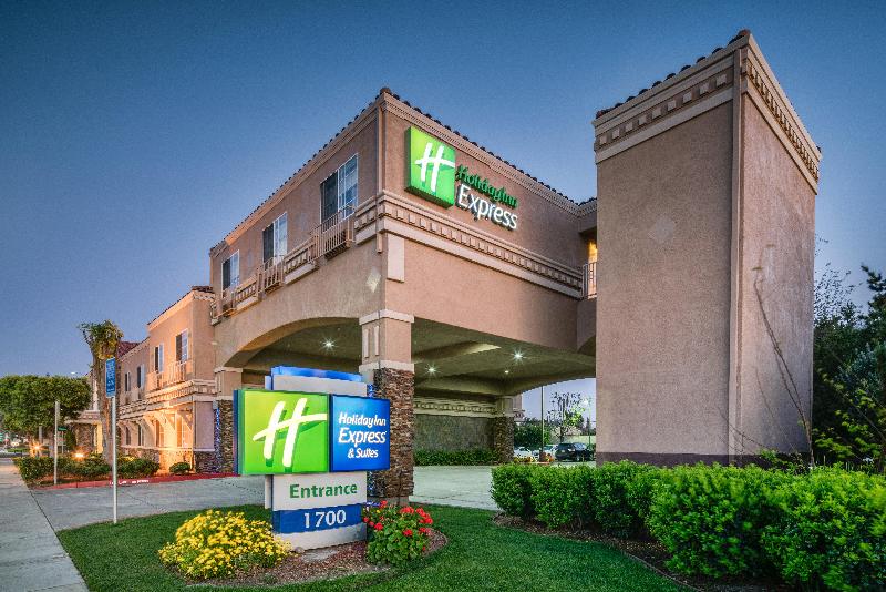 هتل Holiday Inn Express & Suites Santa Clara, An Ihg