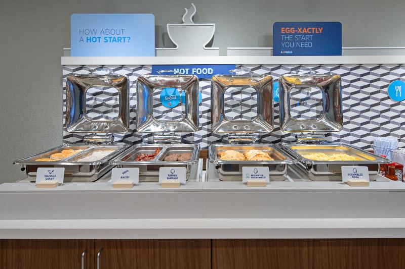 Отель Holiday Inn Express Seattle   Sea Tac Airport, An Ihg