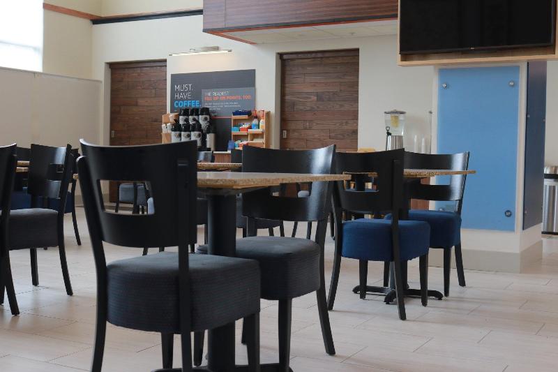 Отель Holiday Inn Express Seattle   Sea Tac Airport, An Ihg