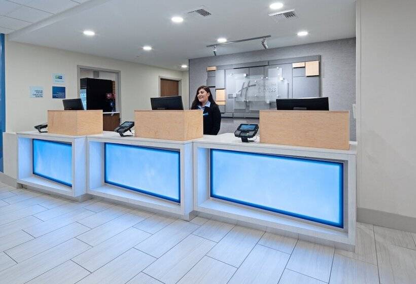 Отель Holiday Inn Express Seattle   Sea Tac Airport, An Ihg