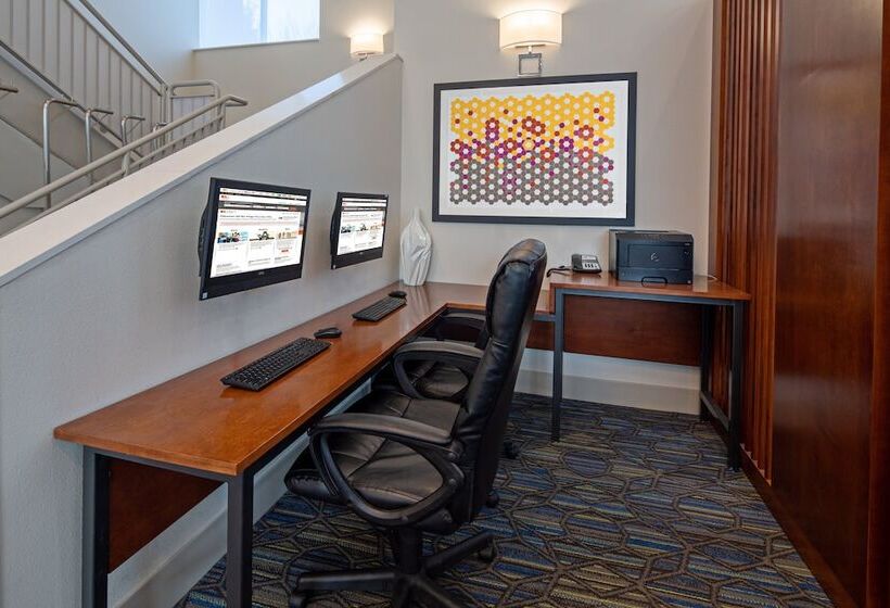 Отель Holiday Inn Express Seattle   Sea Tac Airport, An Ihg