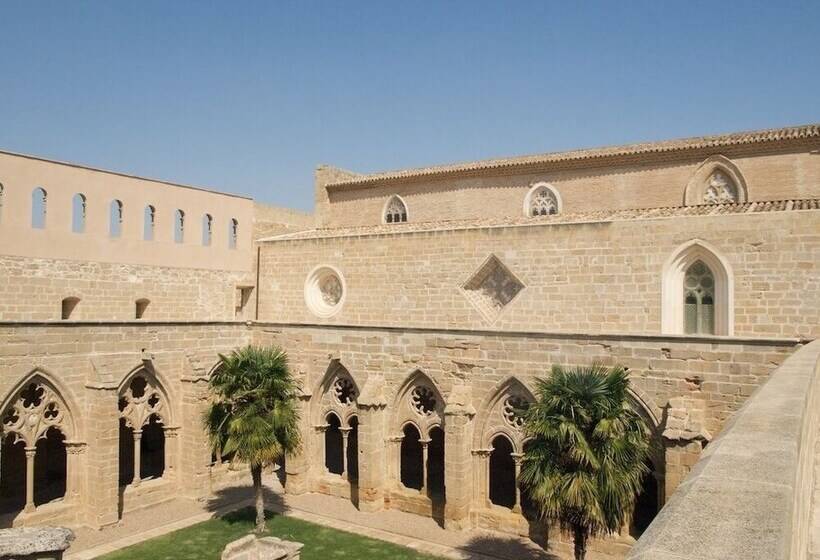 Отель Hospederia Monasterio De Rueda