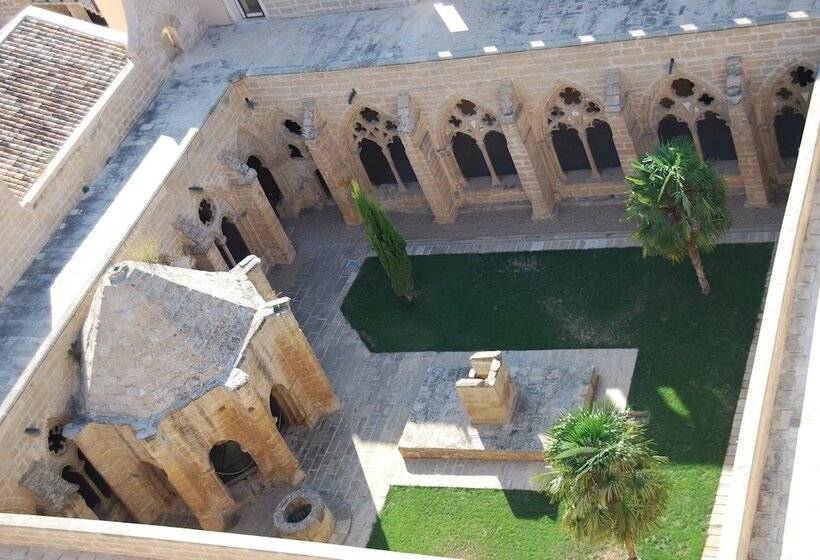 Отель Hospederia Monasterio De Rueda