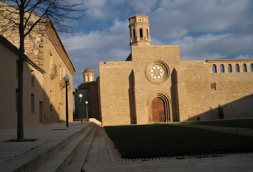 Отель Hospederia Monasterio De Rueda