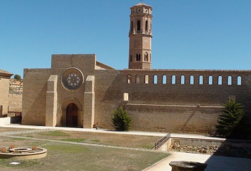 Отель Hospederia Monasterio De Rueda