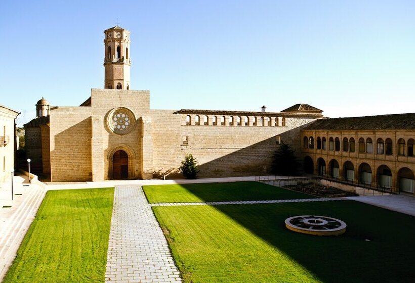 Отель Hospederia Monasterio De Rueda