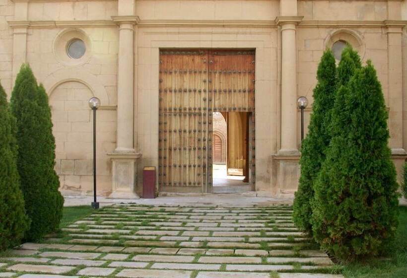 Отель Hospederia Monasterio De Rueda