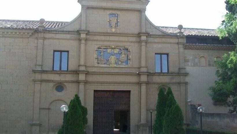 Отель Hospederia Monasterio De Rueda