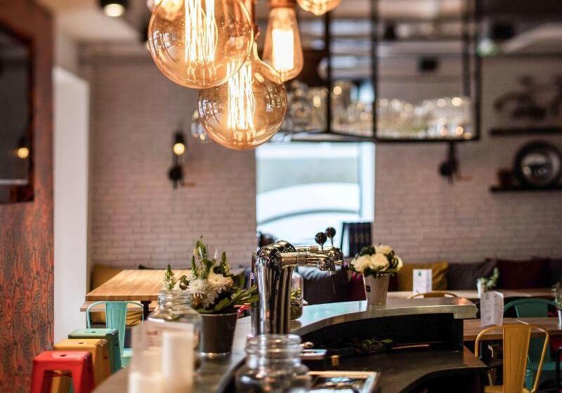 בית מלון כפרי Ibis Styles Dinan Centreville