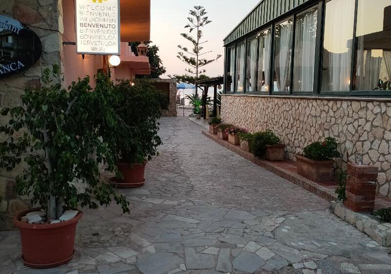 Отель La Playa Blanca