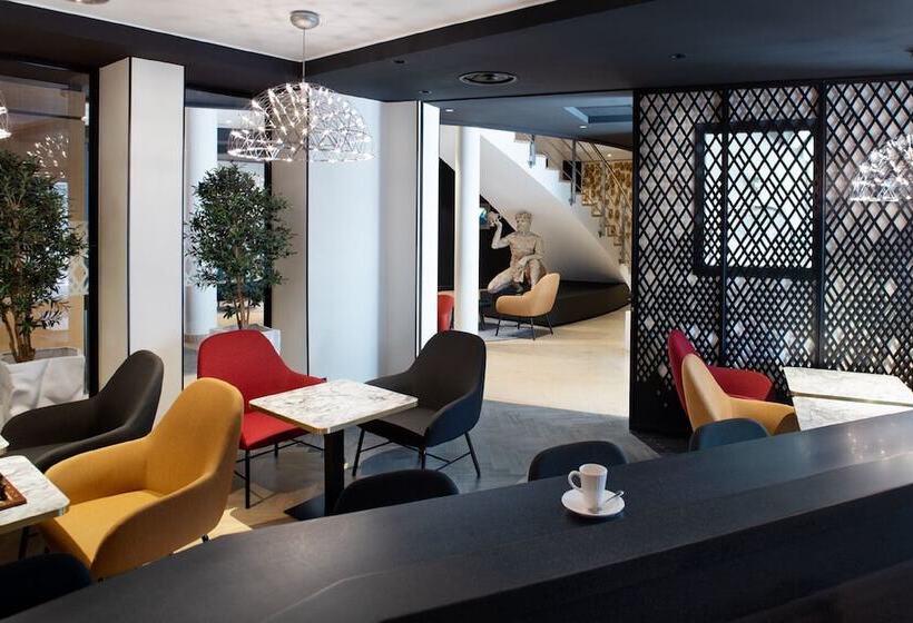 Отель Le Richebourg Hôtel, Restaurant & Spa