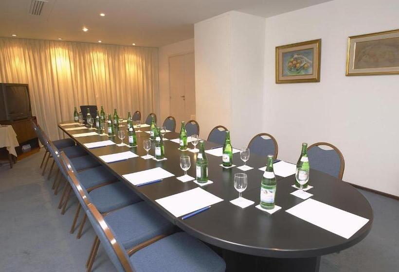 هتل Libertador Tandil