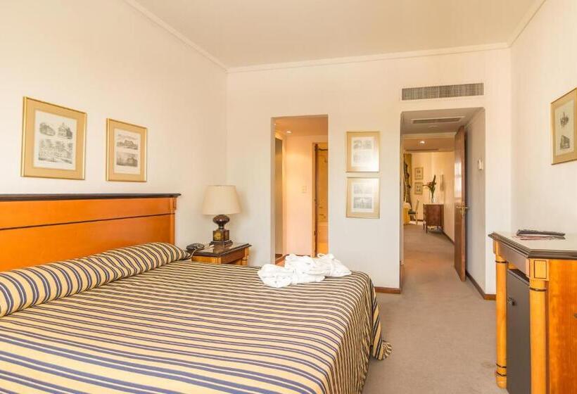 هتل Libertador Tandil