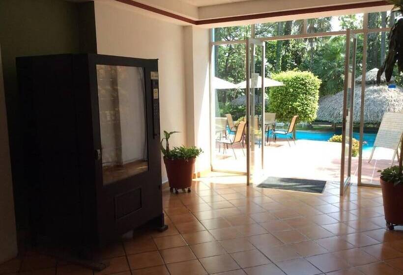 ホテル Maya Palenque