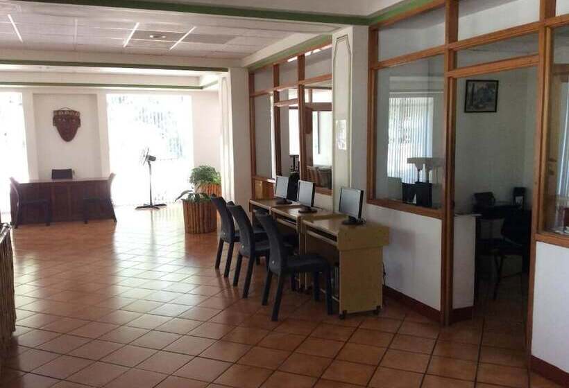 ホテル Maya Palenque