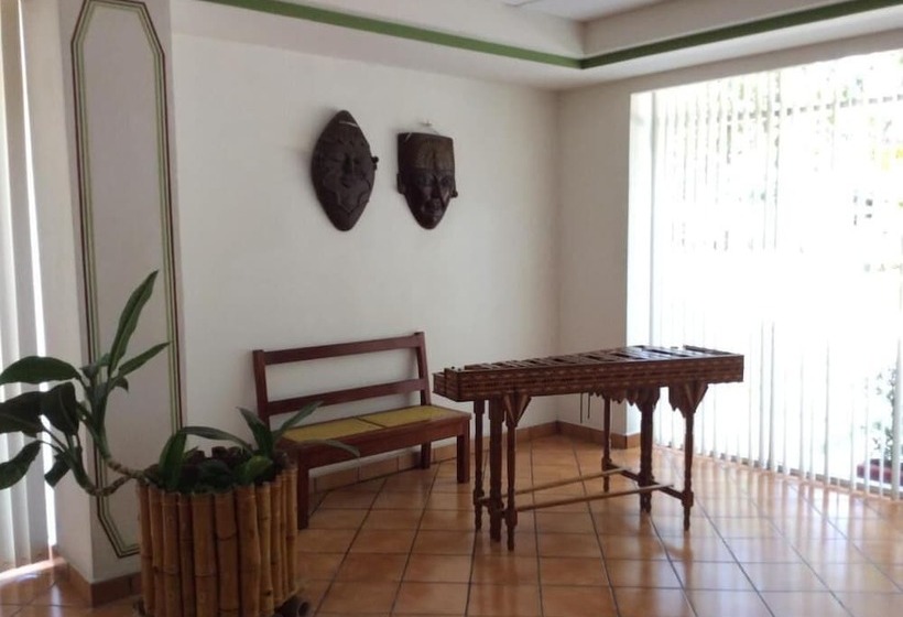 ホテル Maya Palenque