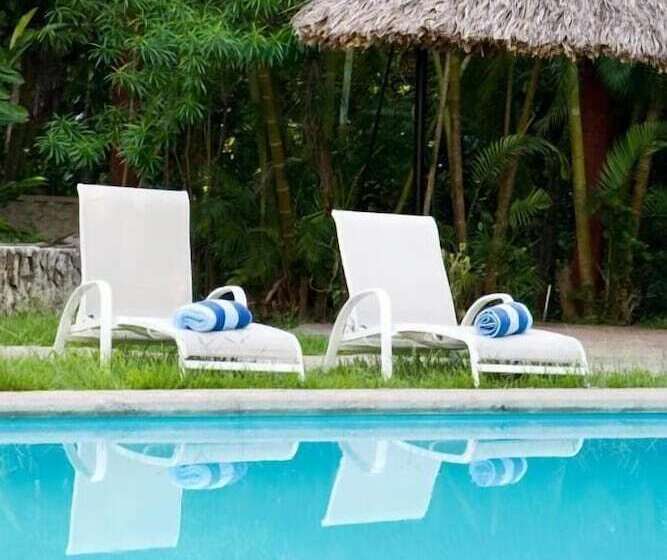 ホテル Maya Palenque