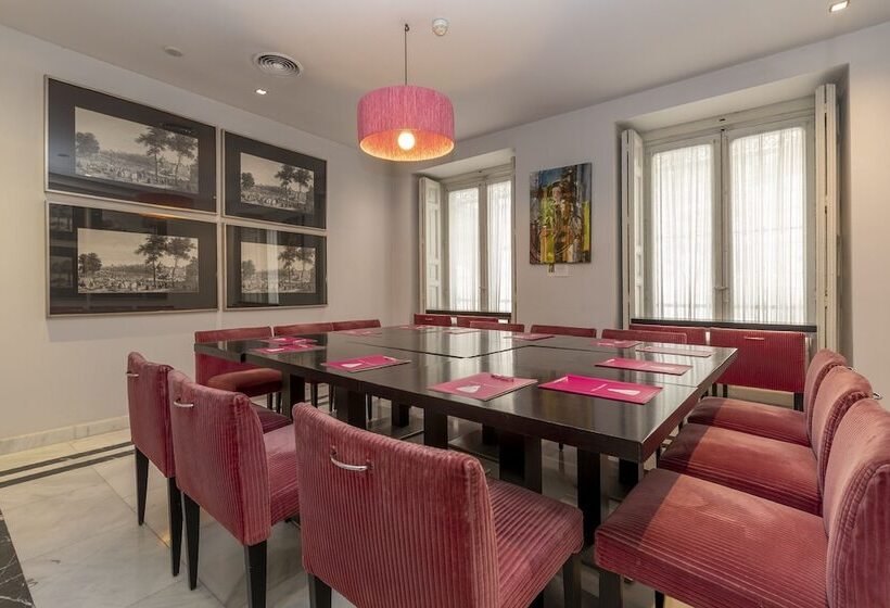 هتل Meninas Boutique Opera