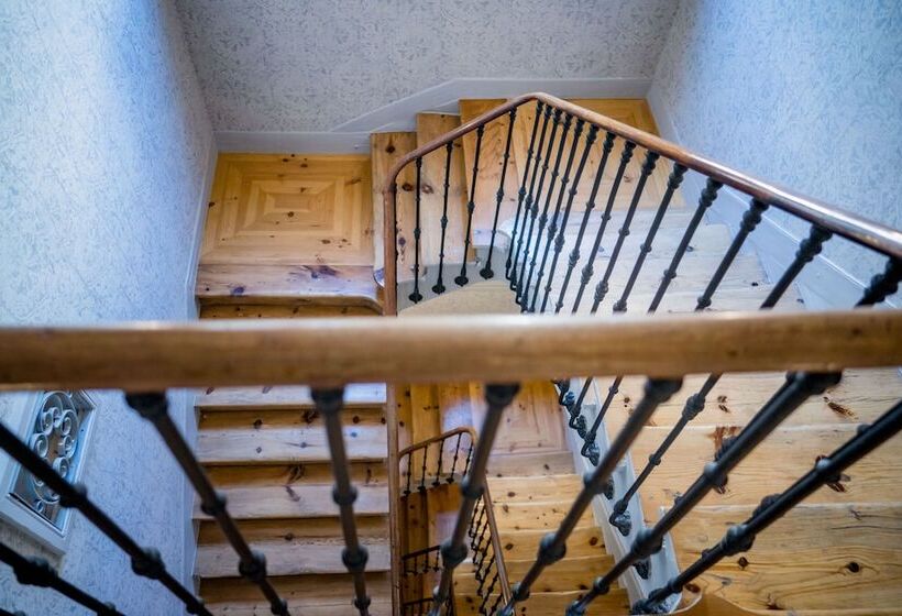 هتل Meninas Boutique Opera