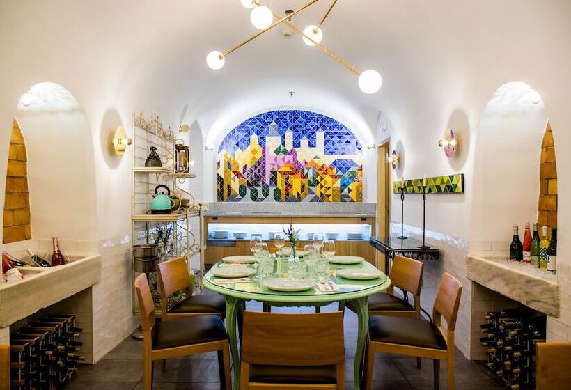 هتل Meninas Boutique Opera