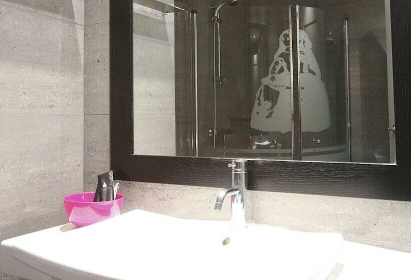 هتل Meninas Boutique Opera