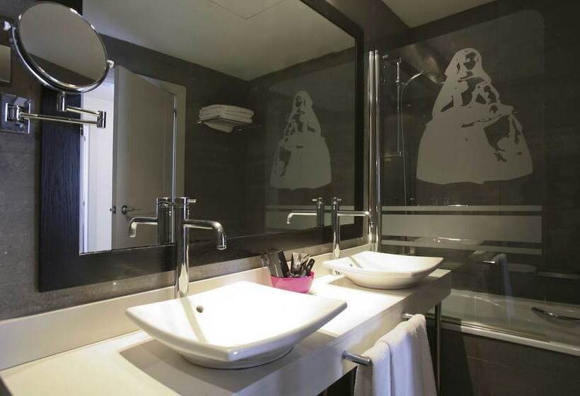 هتل Meninas Boutique Opera