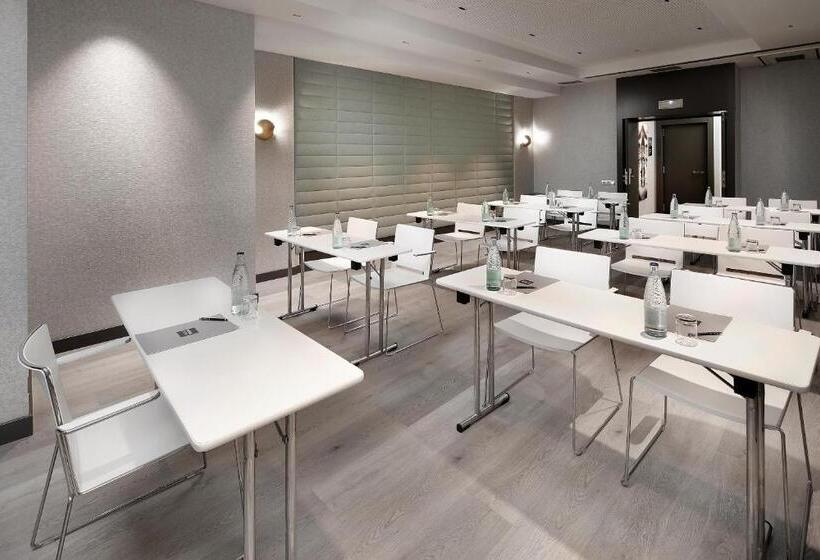 Отель Olivia Plaza