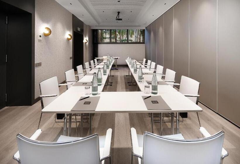 Отель Olivia Plaza