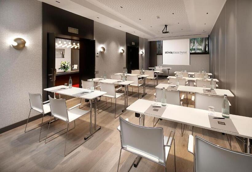 Отель Olivia Plaza