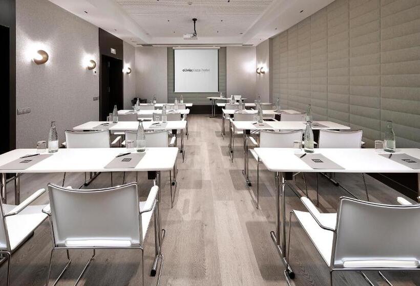 Отель Olivia Plaza