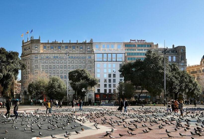 Отель Olivia Plaza