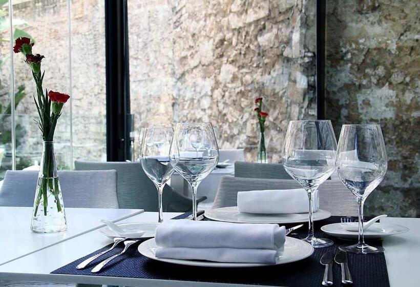 Отель Olivia Plaza