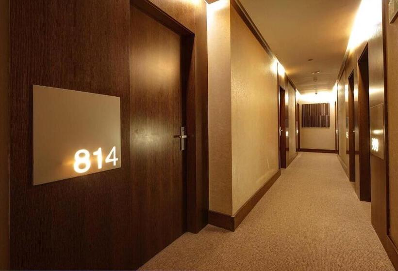 Отель Olivia Plaza